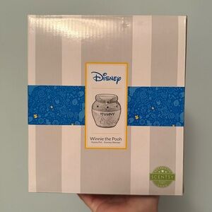 **SOLD** Disney Scentsy Winnie the Pooh Warmer